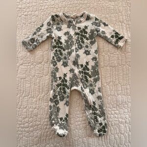 Kate Quinn Zippered footie in green floral